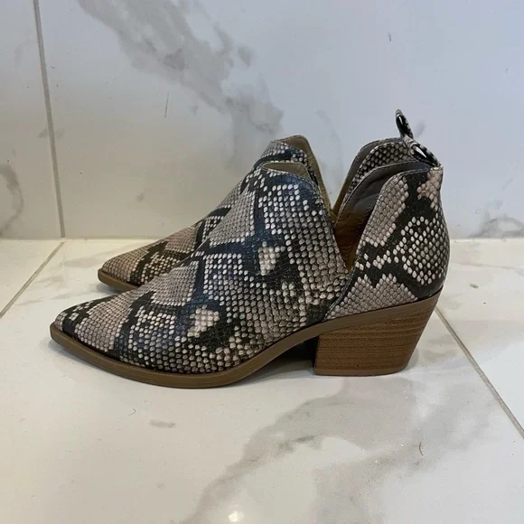 Universal Thread | Neutral Colour Snake Print Booties With Small Wedge Heel - Picture 11 of 16